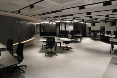Luminarias para oficinas: c&oacute;mo mejorar el ambiente de trabajo con una iluminaci&oacute;n eficiente