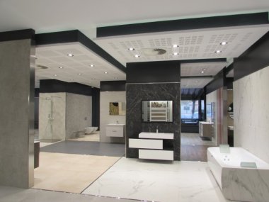 Iluminaci&oacute;n para showrooms: c&oacute;mo crear espacios que venden